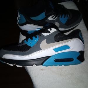 9 1/2 Nike Air Max 90s